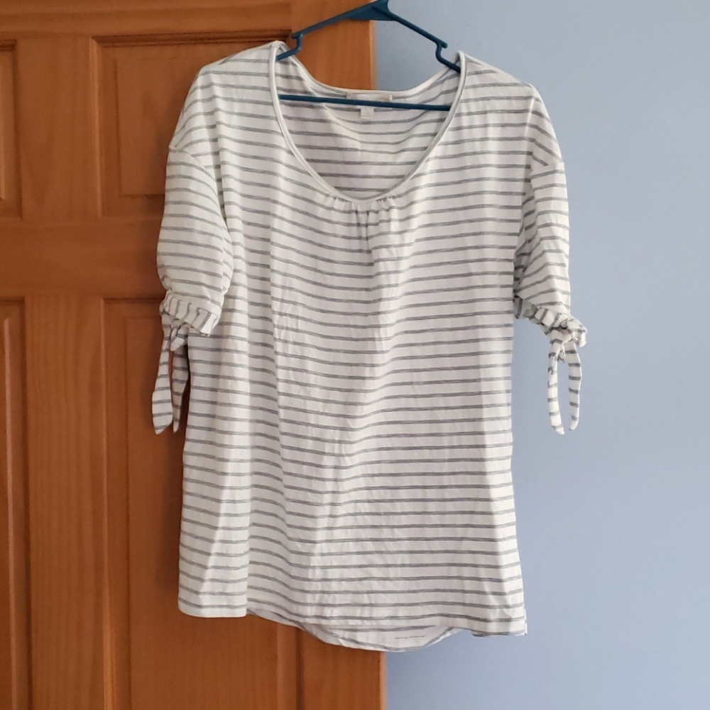 White and blue stripe top